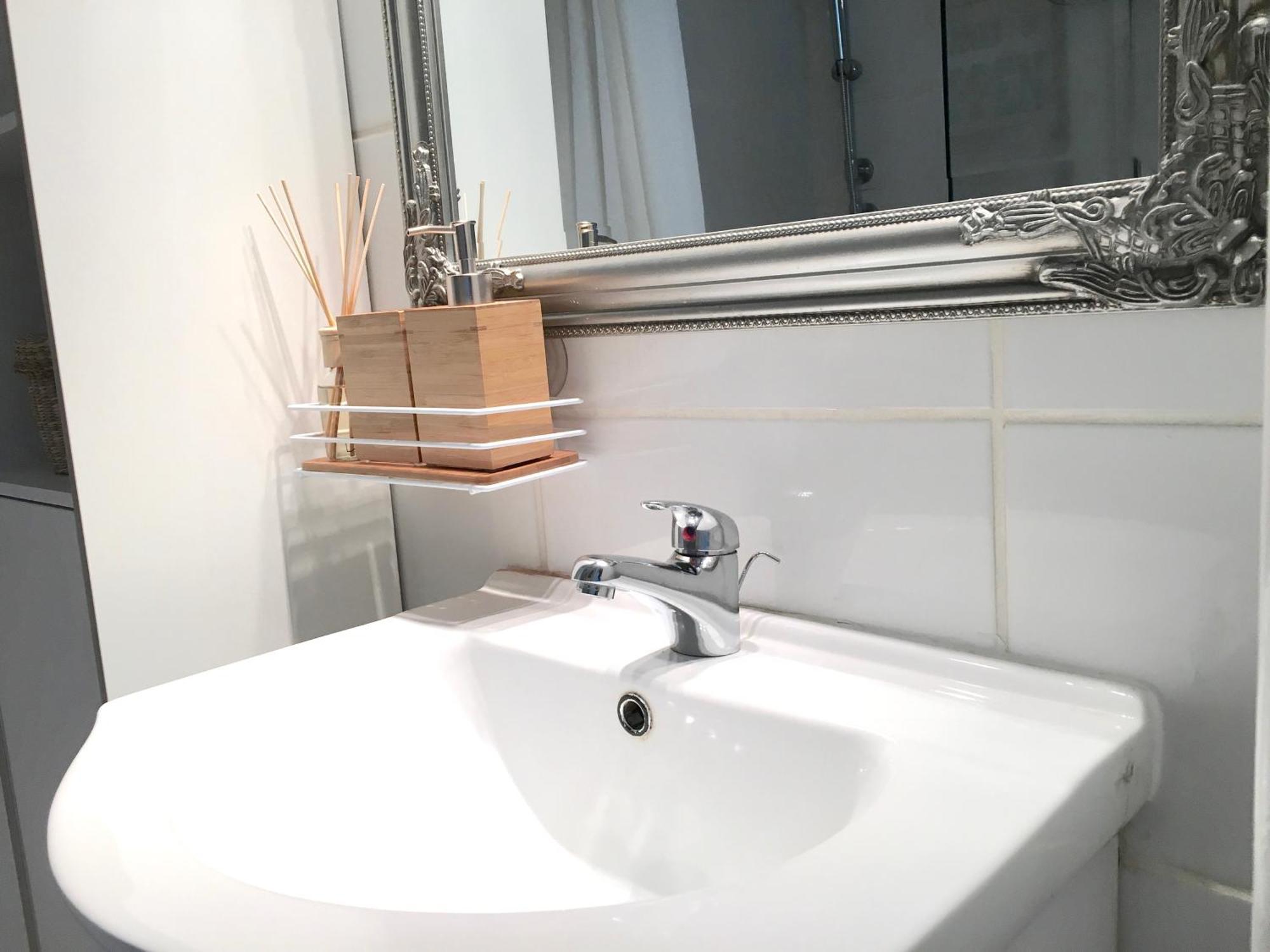 Standard Apartment By Hi5 - Karoly 23 Budapest Eksteriør billede
